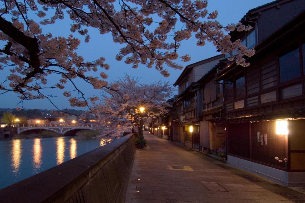 Kkr Hotel Kanazawa Exteriör bild